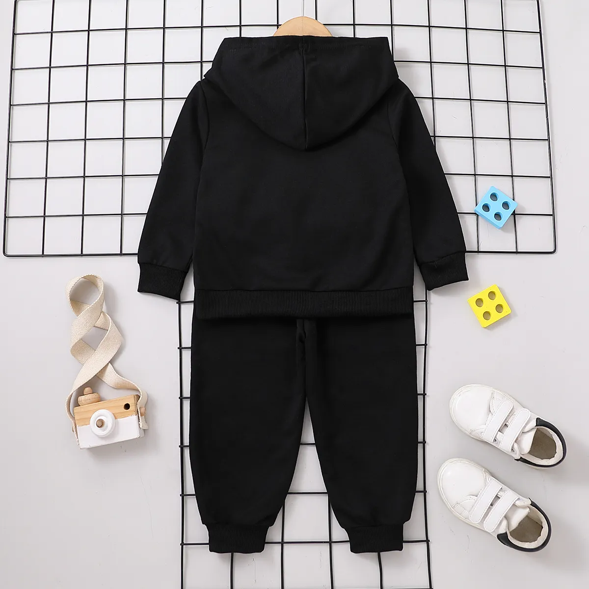 2pcs Toddler Girl Letter Print Luminous Black Hoodie Sweatshirt and Pants Set Black big image 1