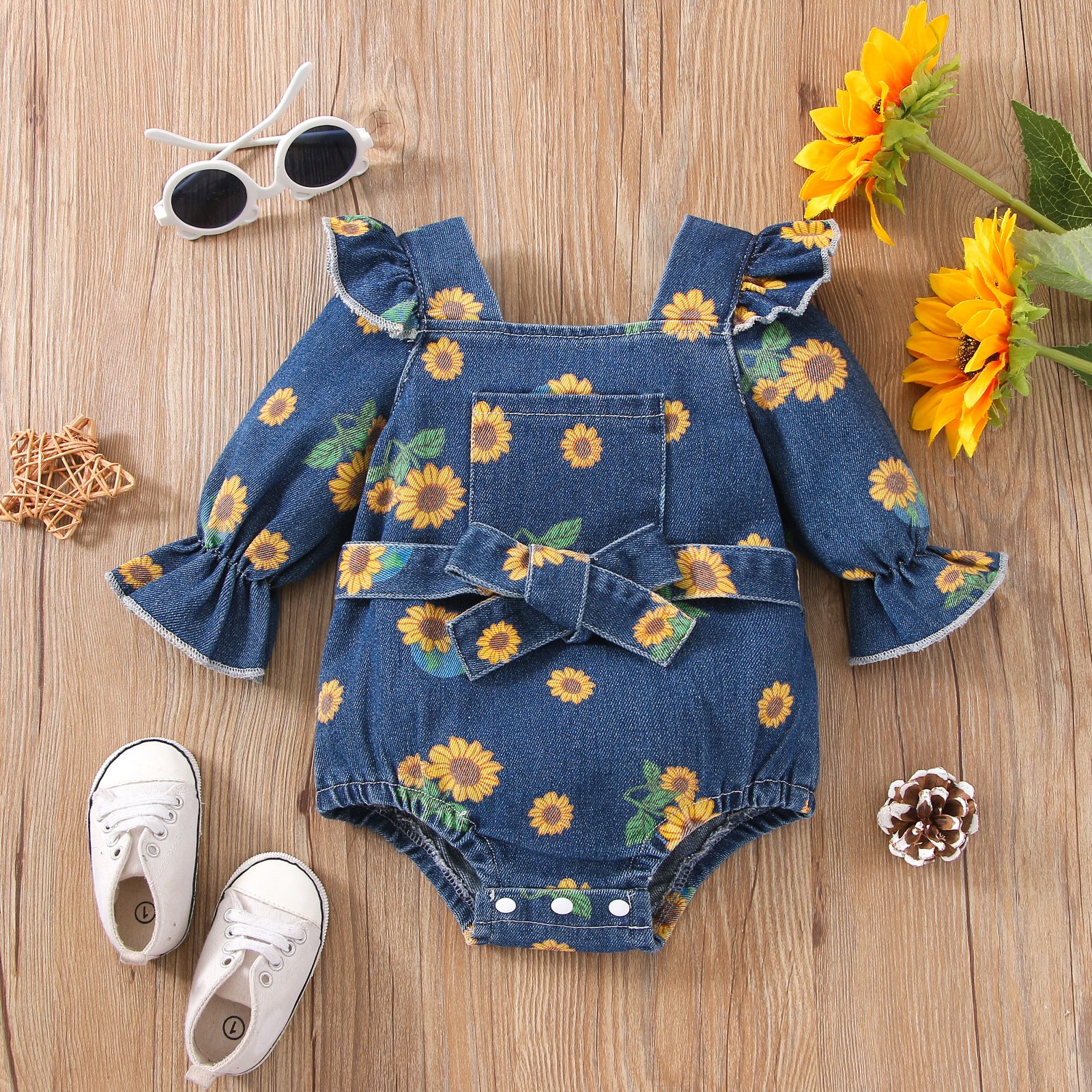 

2pcs Baby Girl Long-sleeve Allover Sunflower Floral Print Denim Romper & Belt Set