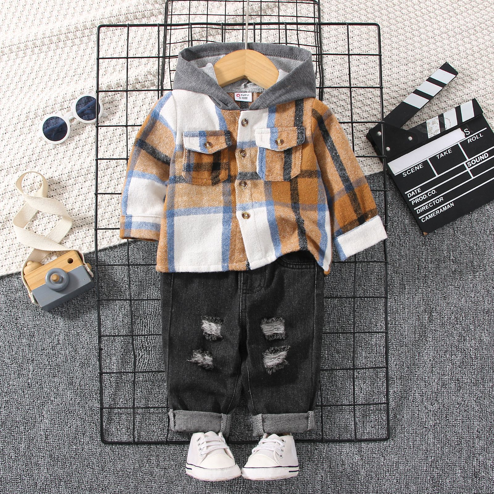 2pcs Baby Boy Long-sleeve Hooded Plaid Jacket and Ripped Jeans Set
