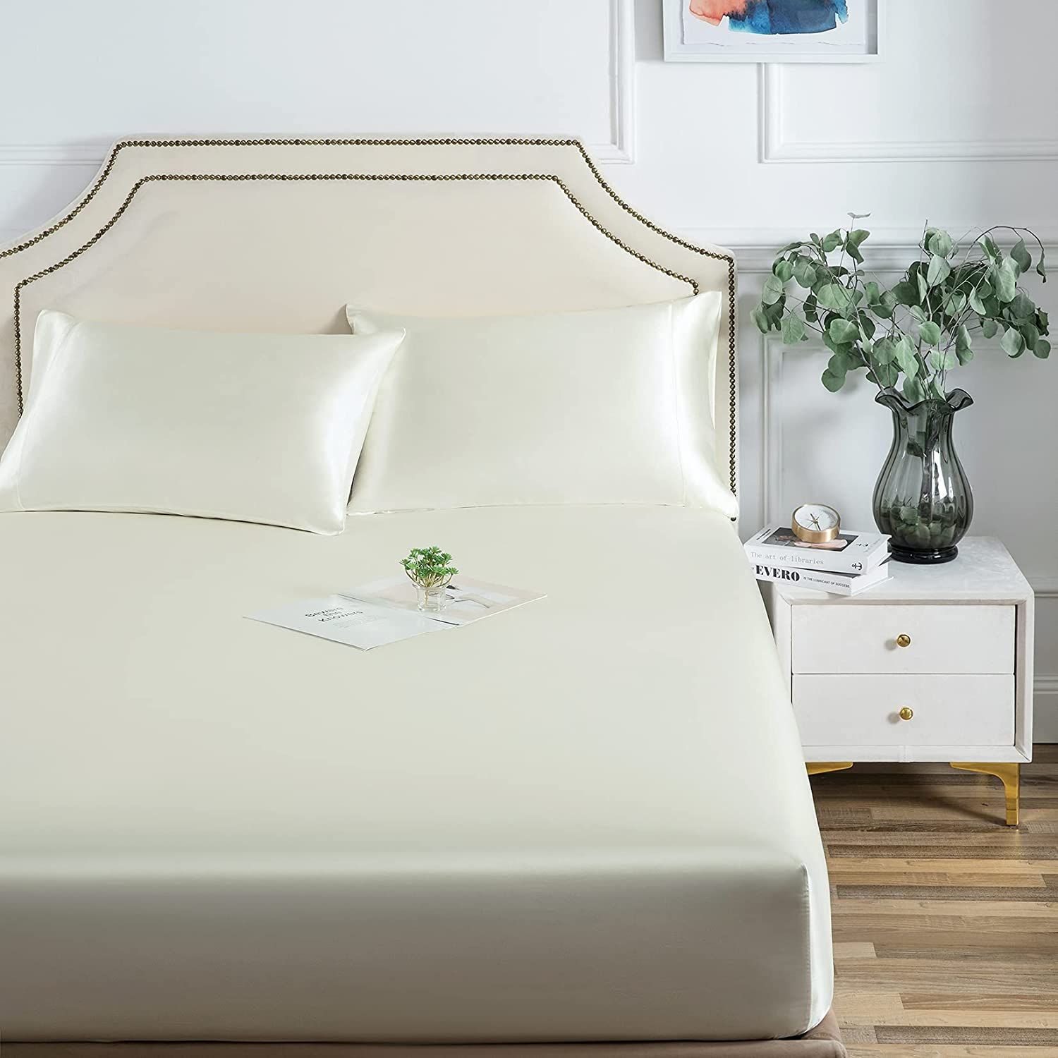 Satin Mattress Protector Non-slip Artificial Satin Silk Mattress Pad Cover Soft Wrinkle Free Fitted Bed Sheet