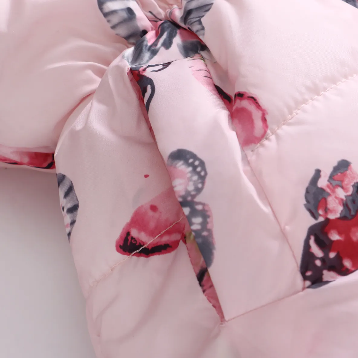 Chaqueta acolchada con capucha para niña dulce, diseño floral - 1 pieza. Rosa claro big image 1