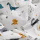 Babydecken aus 100 % Baumwolle mit Cartoon-Tier-Dinosauriermuster, 6-lagige Baumwollgaze, weiche, saugfähige Wickeltücher für Neugeborene blaugrau