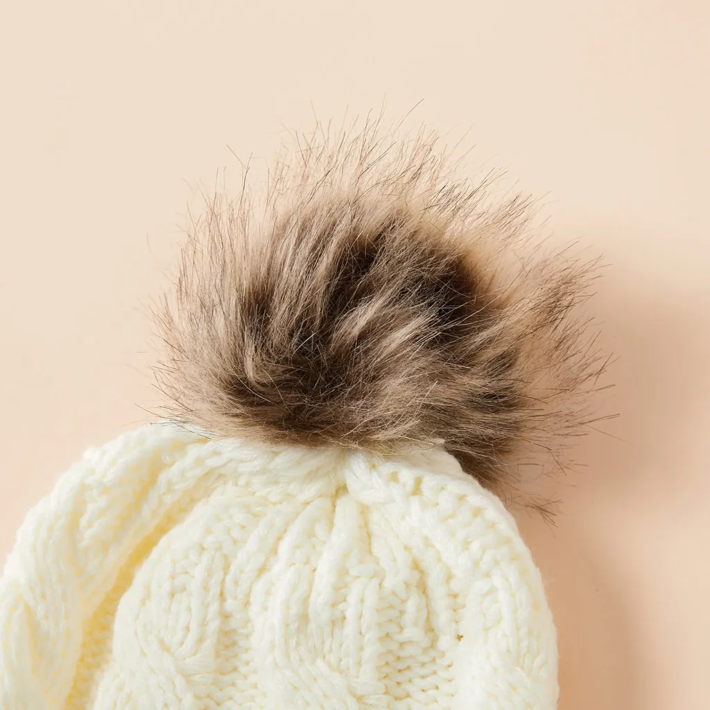 Mehrfarbige Strickmützen mit Haarballen für Herbst/Winter weiß big image 1