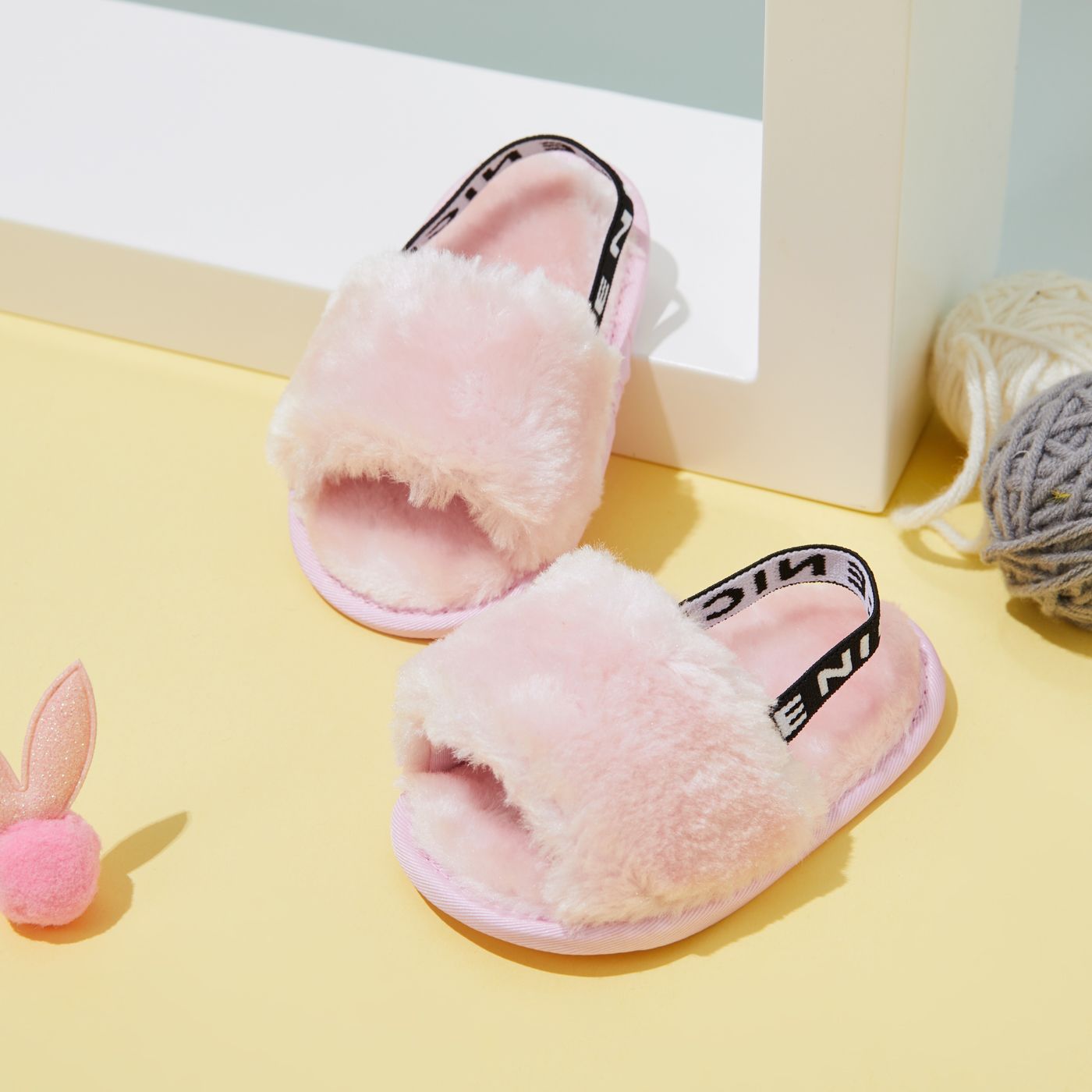 

Baby / Toddler Solid Fleece Sandals