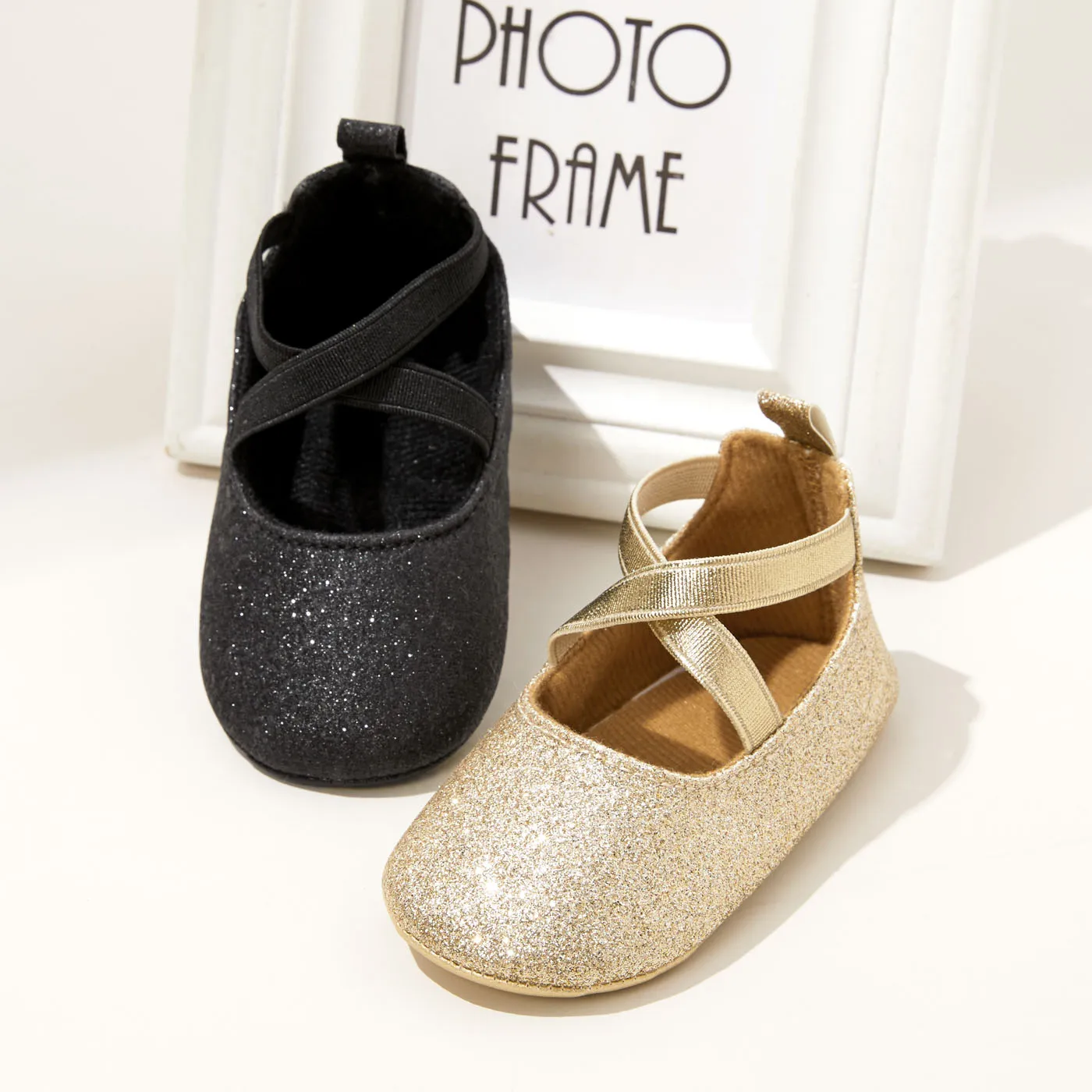Chaussures Prewalker à Enfiler Entrecroisées De Couleur Unie Pour Bébé / Tout-petit