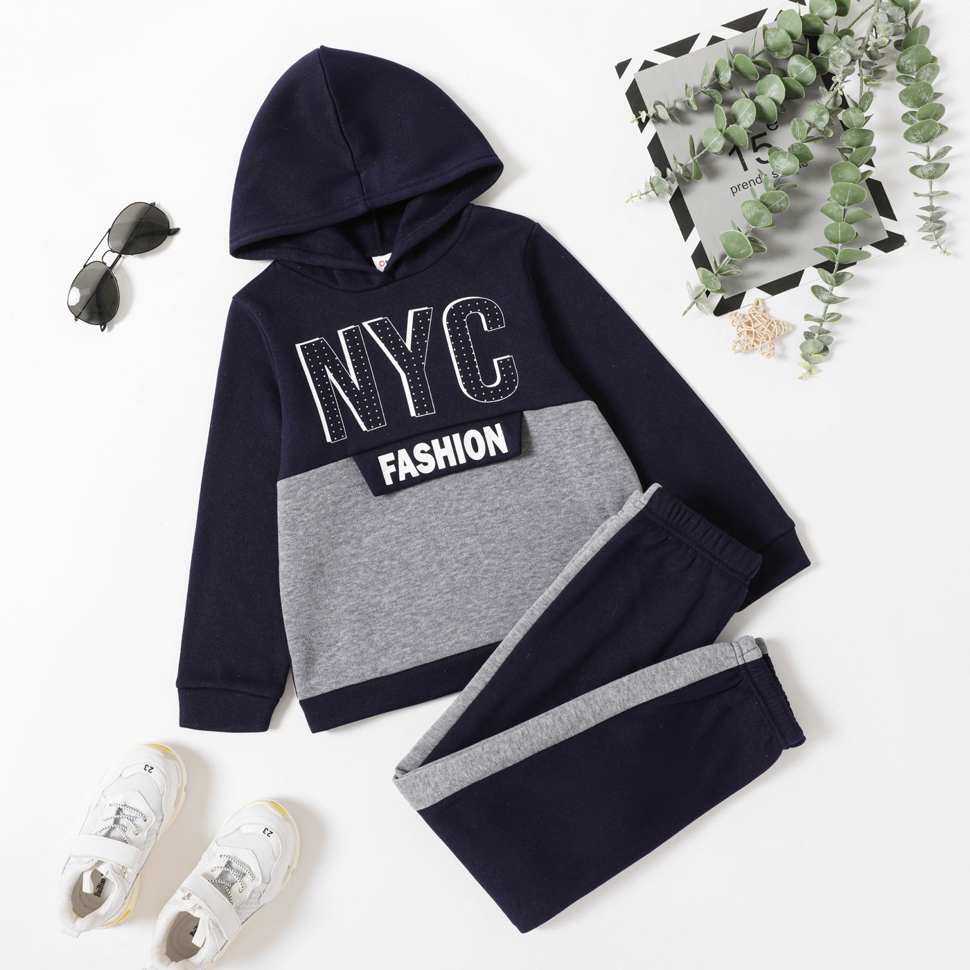 

2-piece Kid Boy Letter Print Colorblock Hoodie Sweatshirt and Pants Casual Set