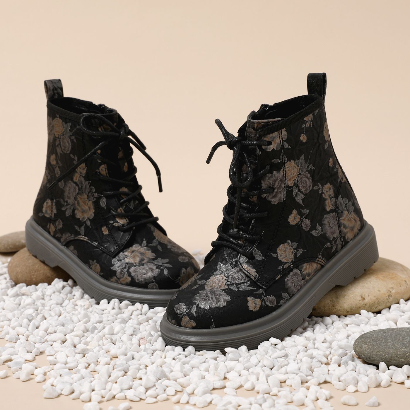 

Toddler / Kid Black Floral Print Side Zipper Perforated Lace-up Boots