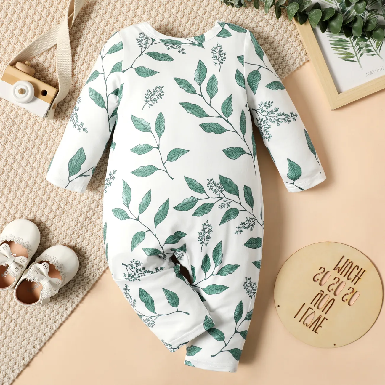 Baby Girl All Over Leaves Print Long-sleeve Snap-up Jumpsuit Green/White big image 1