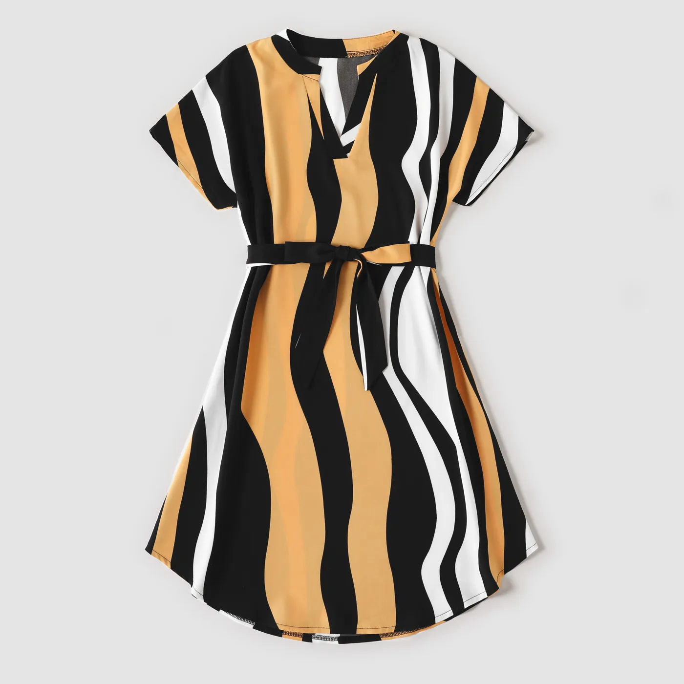 Family Matching Striped V Neck Short-sleeve Belted Dresses and Raglan-sleeve T-shirts Sets  image 2