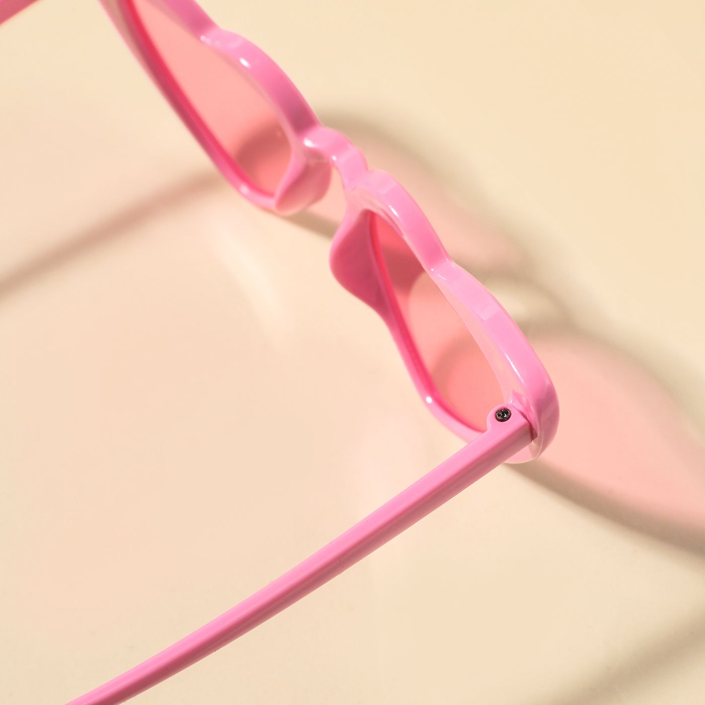 

Toddler Girl Flamingo Print Flutter-sleeve Dress/ Heart-shaped Glasses/ Sandals