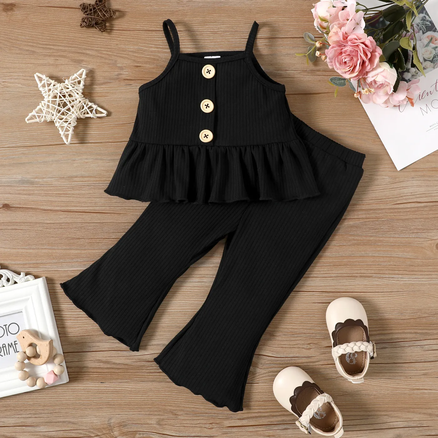 2pcs Baby Girl Solid Spaghetti Strap Peplum Top And Flared Pants Set