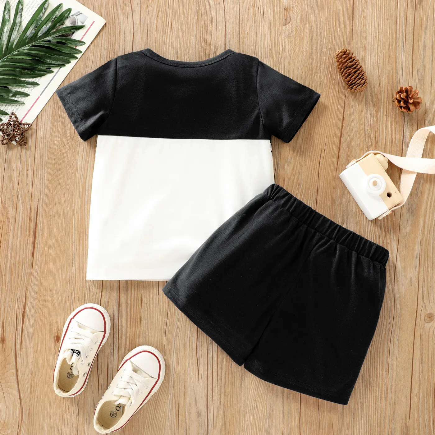 2-piece Toddler Boy Letter Print Colorblock Tee and Elasticized Shorts Set Black image 2