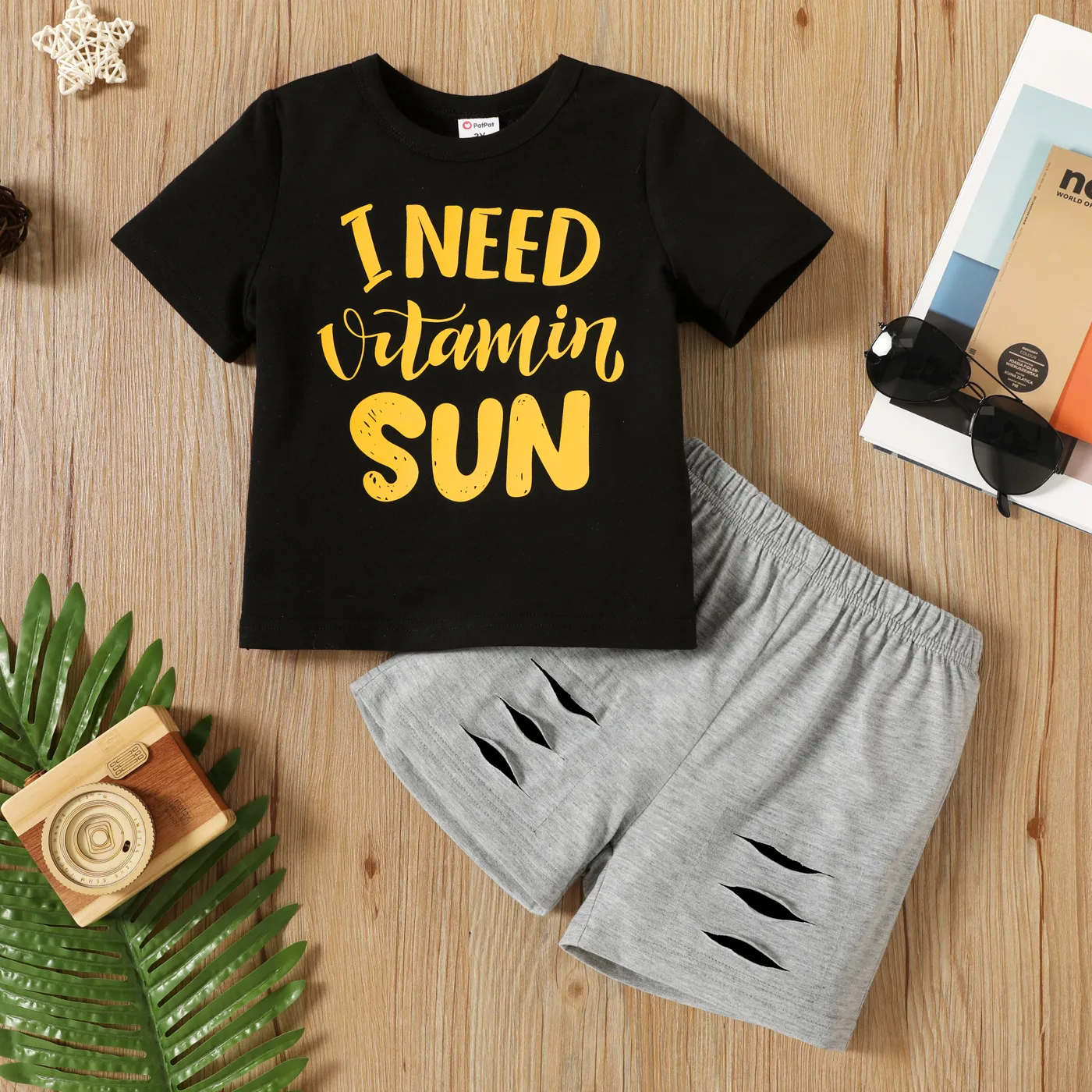 2-piece Toddler Boy Letter Print Tee and Elasticized Ripped Shorts Set  big image 1