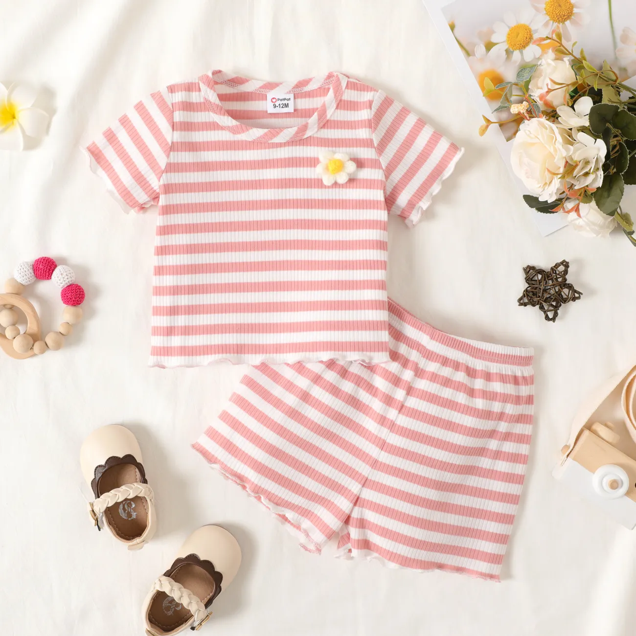 2pcs Baby Girl 3D Flower Design Striped Ribbed Short-sleeve Top and Shorts Set