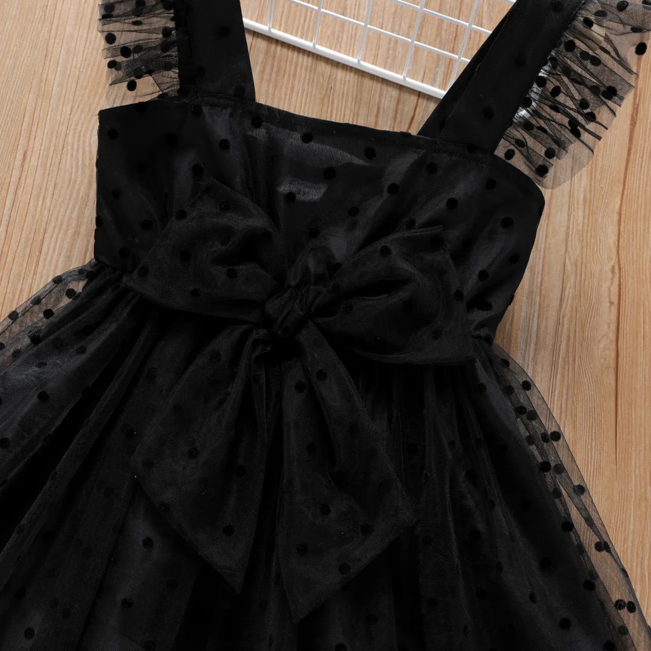 فستان بناتي صغير منقطة برقبة مربعة بفيونكة شبكية تصميم كامي أسود big image 1