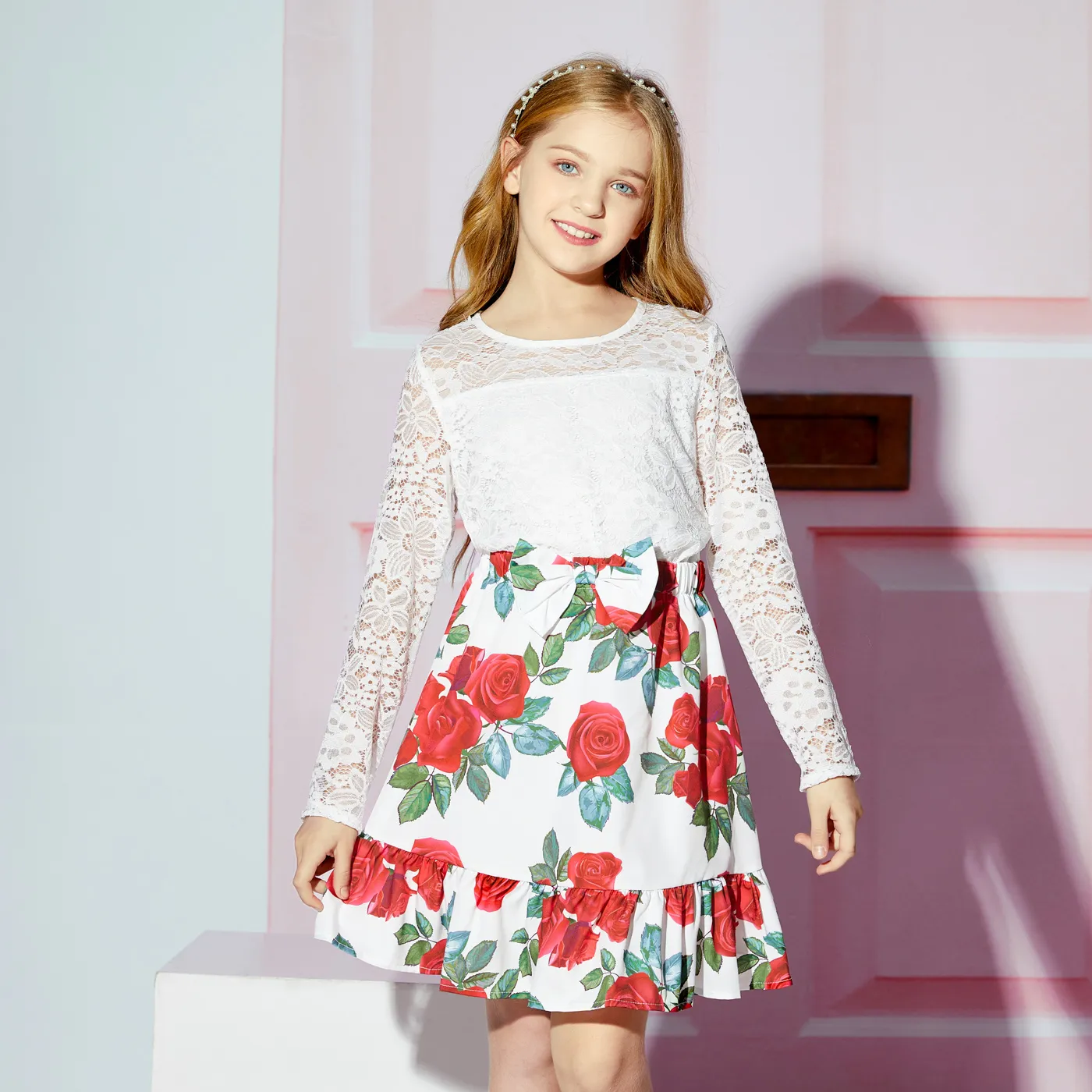 2-piece Kid Girl Lace Design Long-sleeve Tee and Bowknot Design Floral Print Skirt Set White