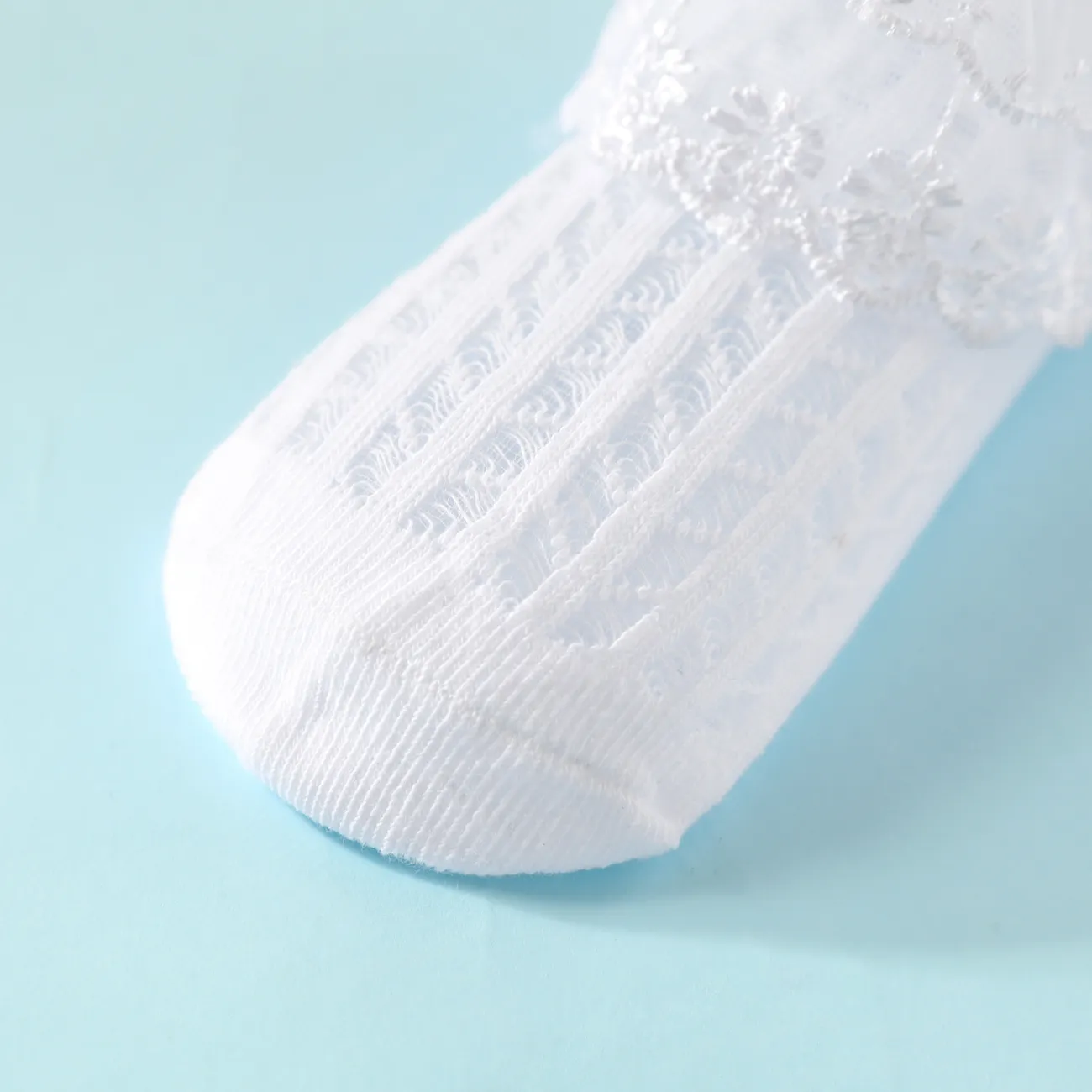 Atmungsaktive Socken mit reiner Farbe für Babys / Kleinkinder / Kinder mit Spitzenbesatz für Mädchen weiß big image 1