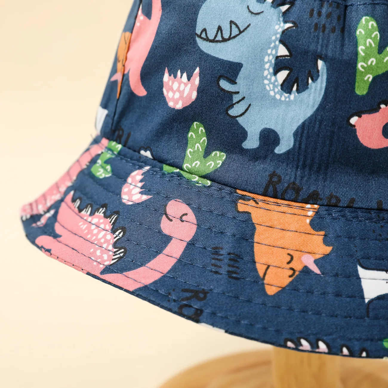 Bebé / Niño pequeño Allover Dinosaur Print Bucket Hat Azul oscuro big image 1