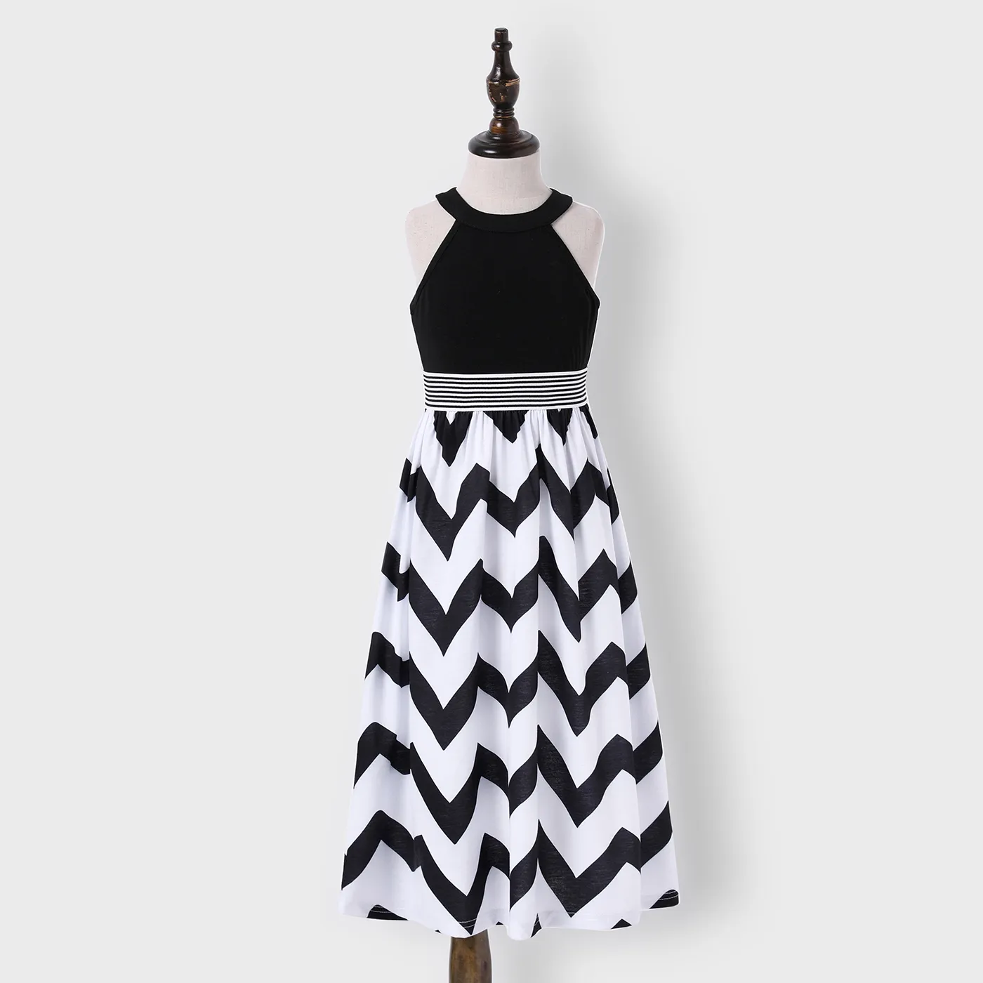 

Family Matching Black Halter Neck Off Shoulder Splicing Chevron Striped Maxi Dresses and Short-sleeve T-shirts Sets