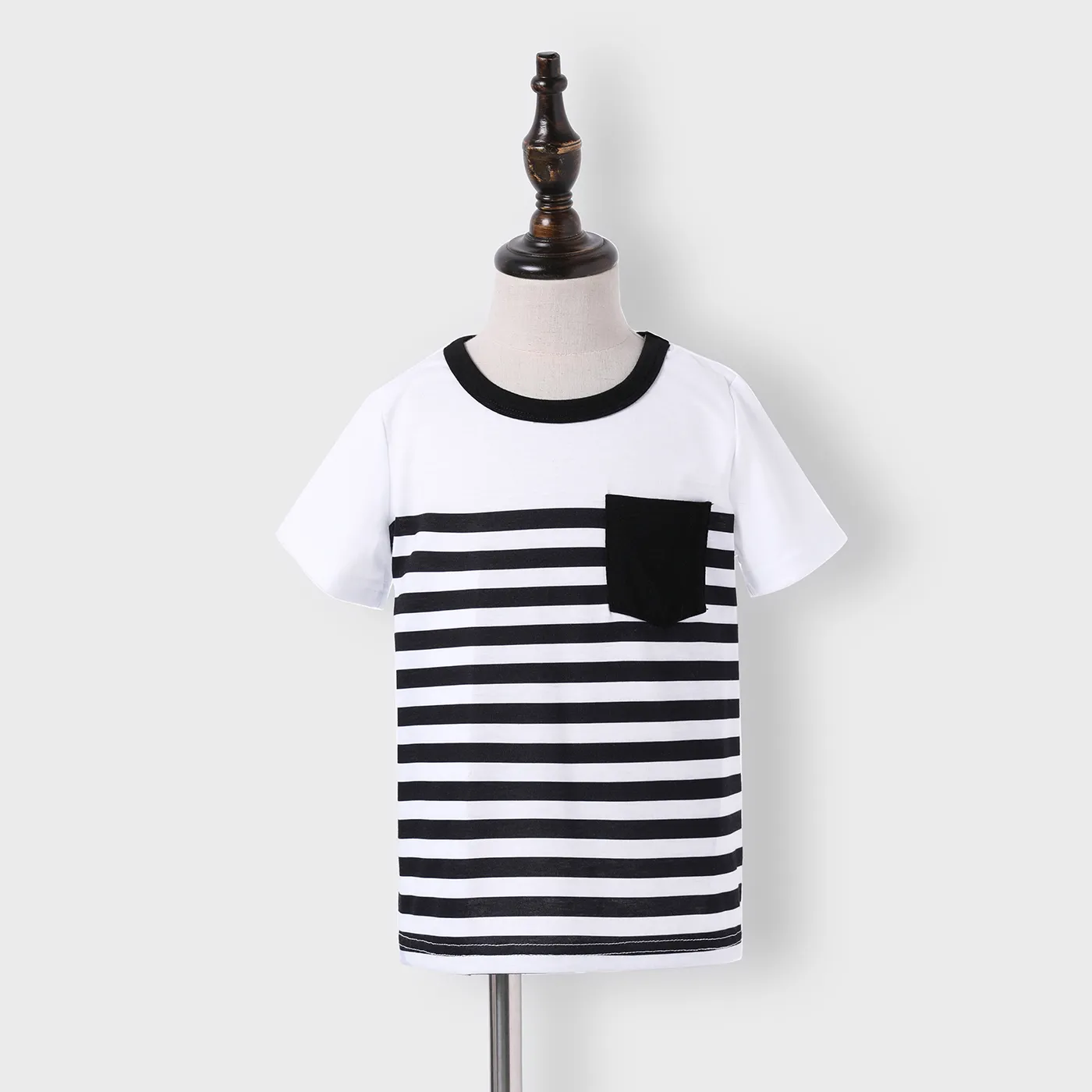 Family Matching Black Halter Neck Off Shoulder Splicing Chevron Striped Maxi Dresses and Short-sleeve T-shirts Sets BlackandWhite image 5