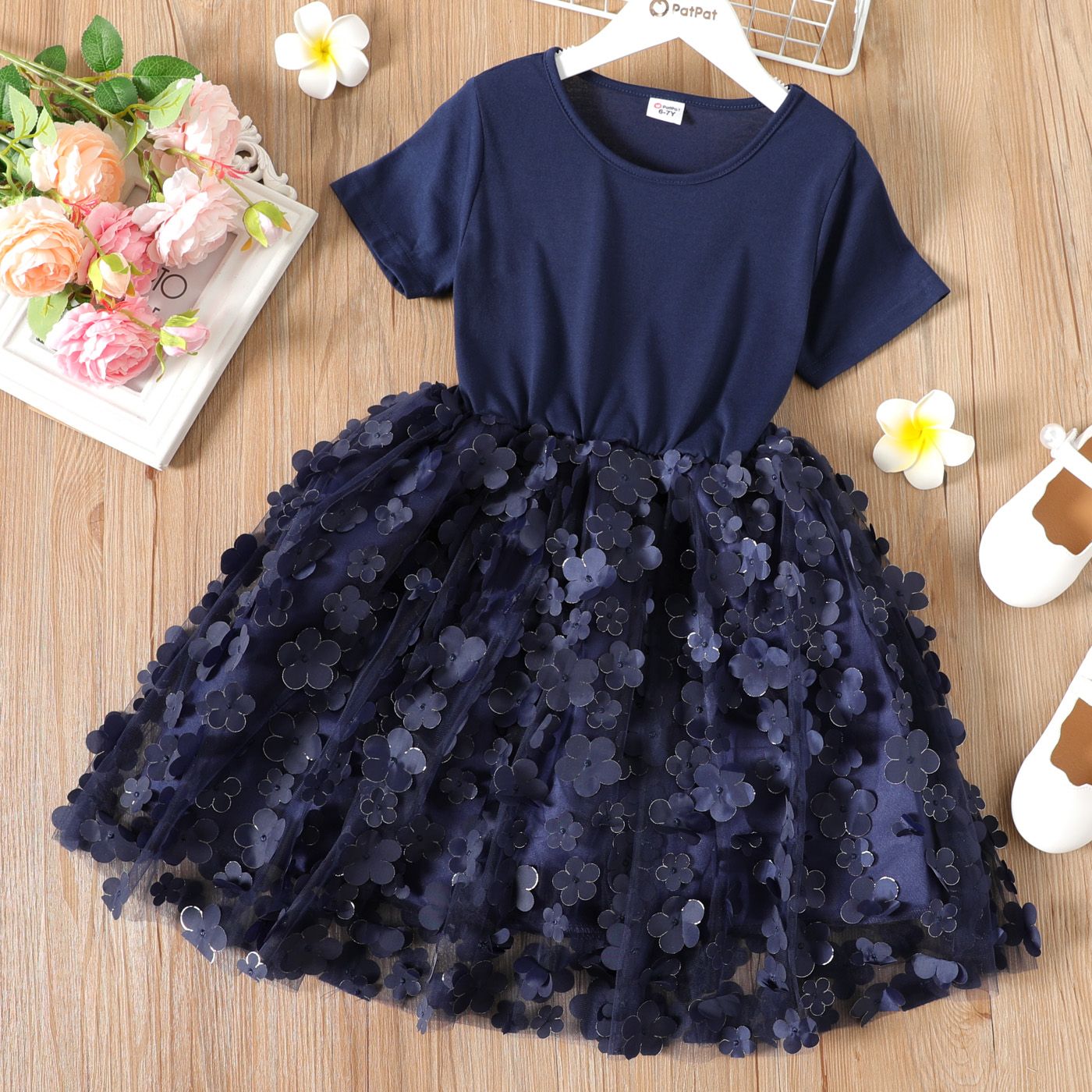 

Kid Girl 3D Floral Decor Mesh Splice Solid Color Short-sleeve Dress