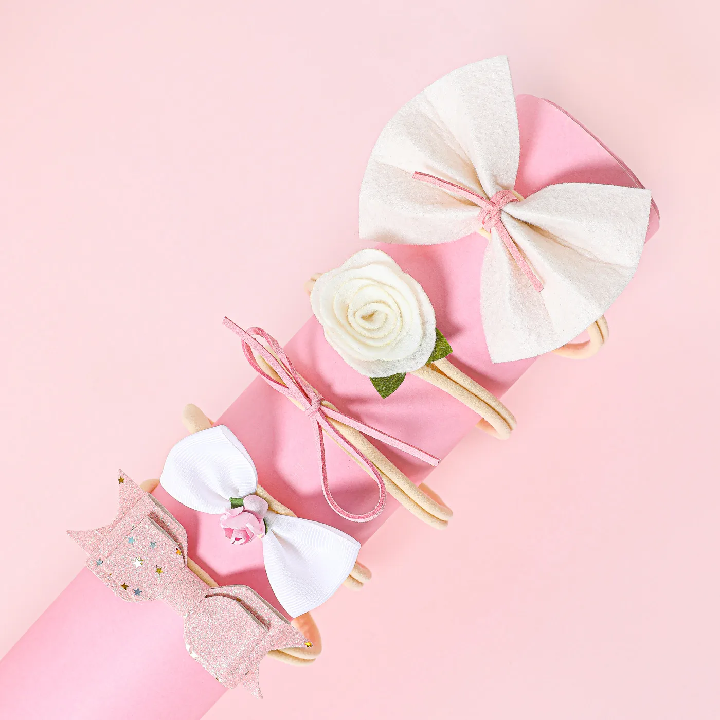 Conjunto de 5 acessórios de cabelo com decoração de arco floral para meninas (quantidade aleatória de glitter) Cor Bege