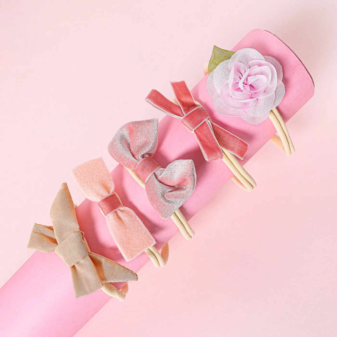 Conjunto de 5 acessórios de cabelo com decoração de arco floral para meninas (quantidade aleatória de glitter)  big image 1