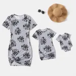 Allover Palm Leaf Print Grey Short-sleeve Twist Knot Bodycon Dress for Mom and Me MiddleAsh image 2