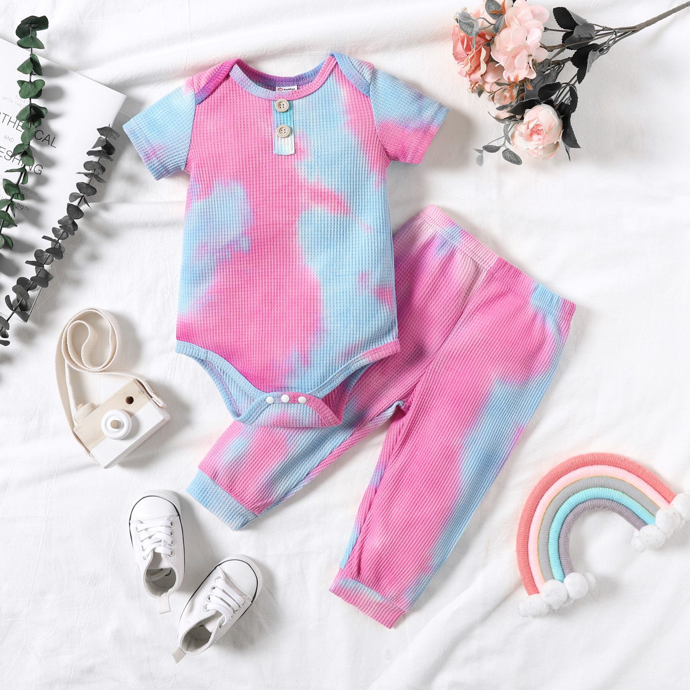 

2pcs Baby Boy/Girl Tie Dye Ribbed Short-sleeve Romper and Trousers Set