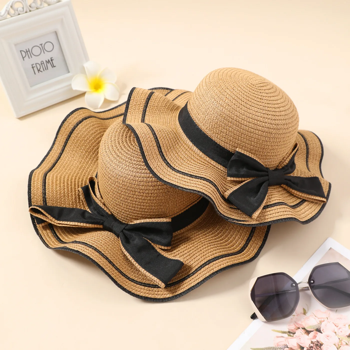 Big Bow Decor Wavy Edge Two Tone Straw Hat for Mom and Me  big image 1