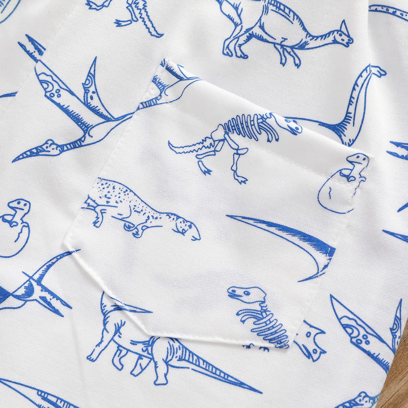 Bestickte, elastische Shorts mit Aufnäher für Kinder und Jungen mit Tier-Dinosaurier-Aufdruck weiß big image 1