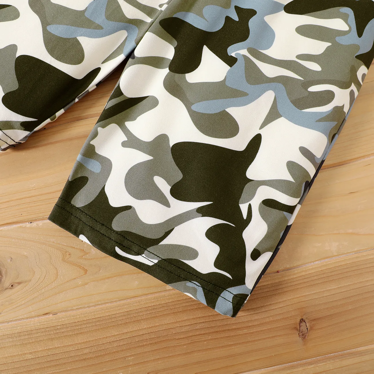 2pcs Kid Boy Camouflage Bag Print Short-sleeve Tee and Shorts Set White big image 1