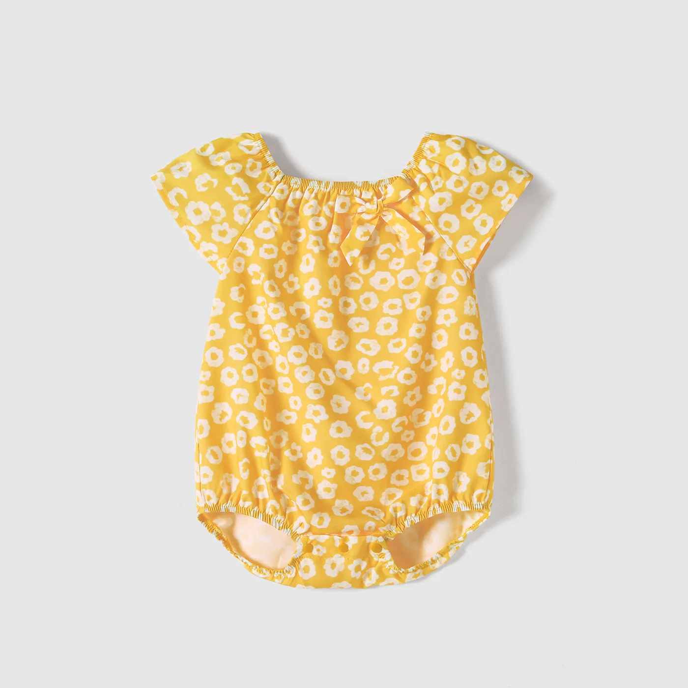 Family Matching Yellow Floral Print Surplice Neck Ruffle Trim Wrap Cami Dresses and Colorblock Short-sleeve T-shirts Sets  big image 1