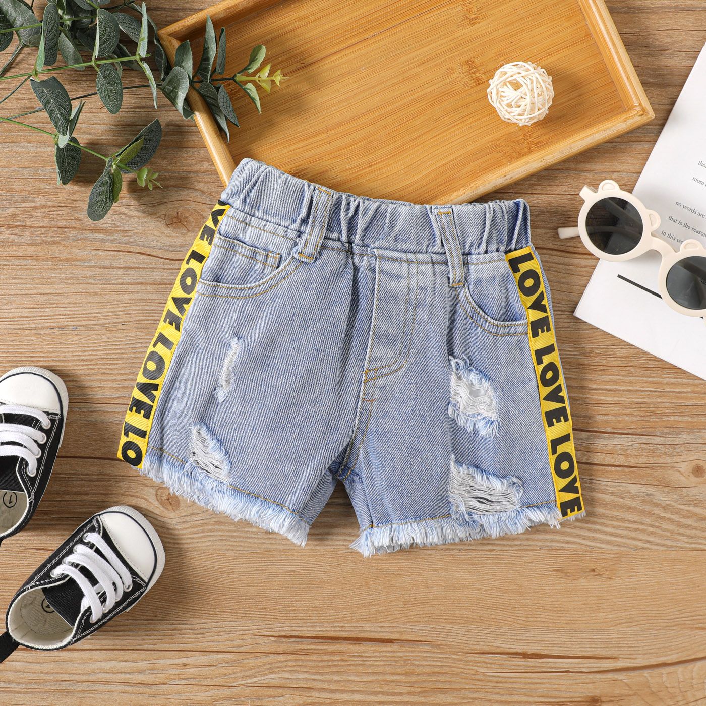 

Baby Girl Letter Print Splicing Ripped Denim Shorts