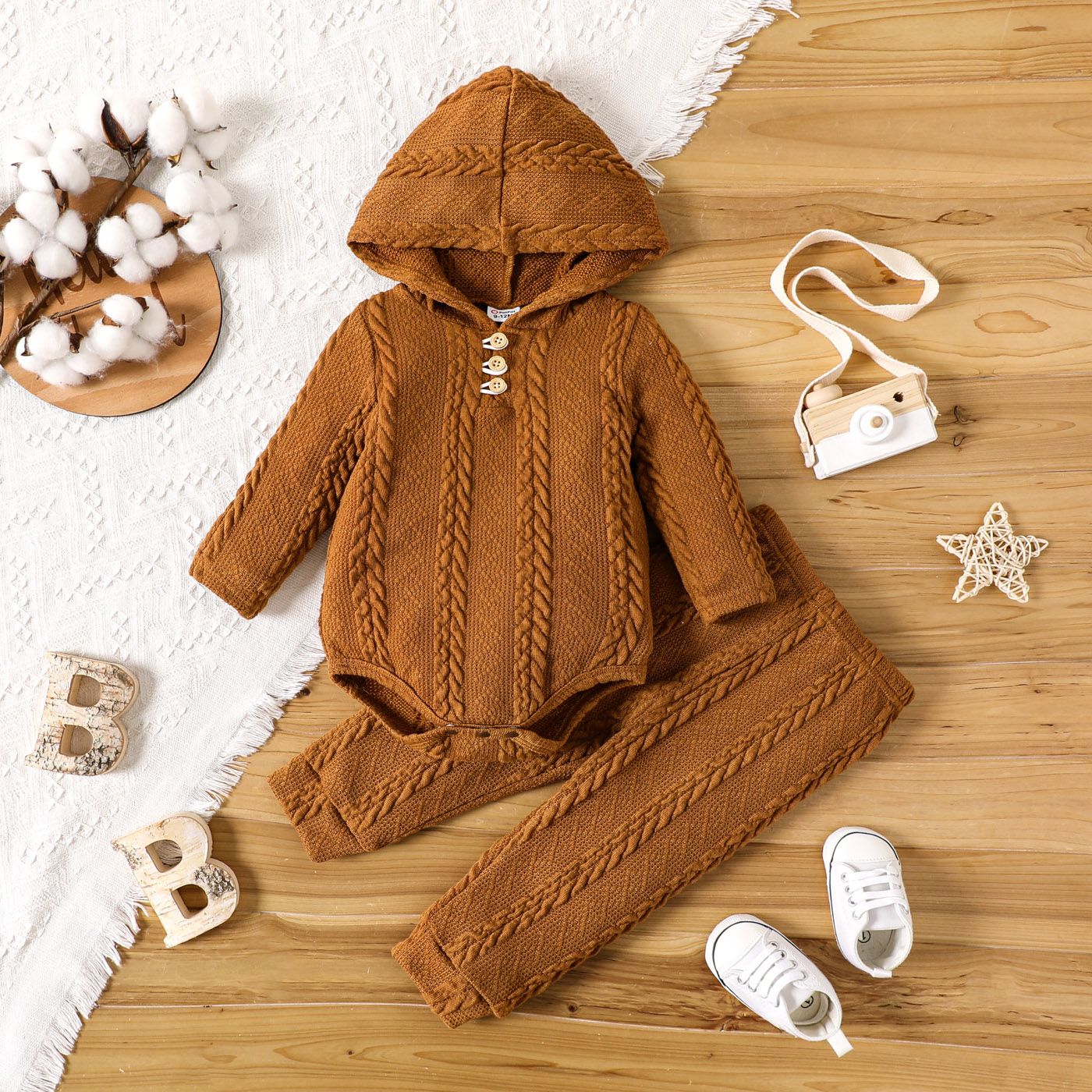 

2pcs Baby Boy/Girl Solid Cable Knit Hooded Long-sleeve Romper and Pants Set