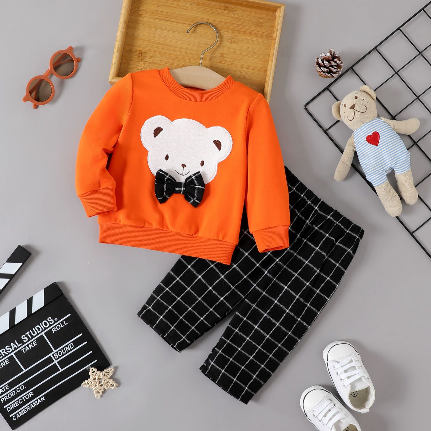 

2pcs Baby Boy Cotton Grid Pants and Bow Front Bear Print Long-sleeve Sweatshirt Set