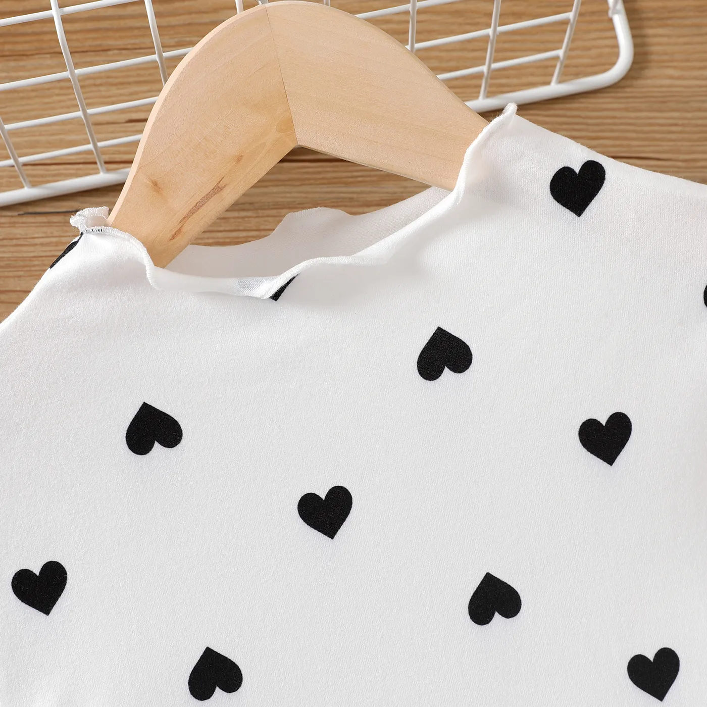 Kid Girl Heart Print Lettuce Trim Mock Neck Long-sleeve Tee  image 3