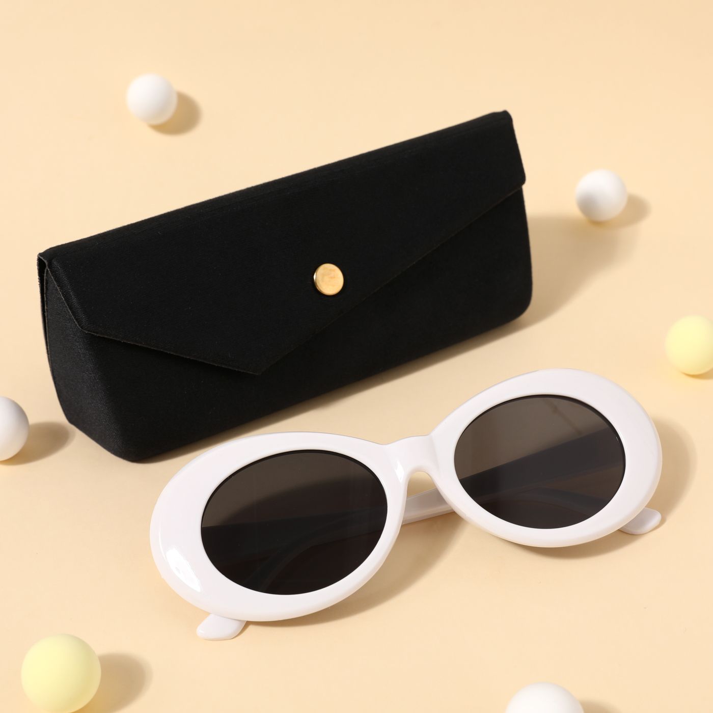 

Adult White Round Frame Fashion Glasses
