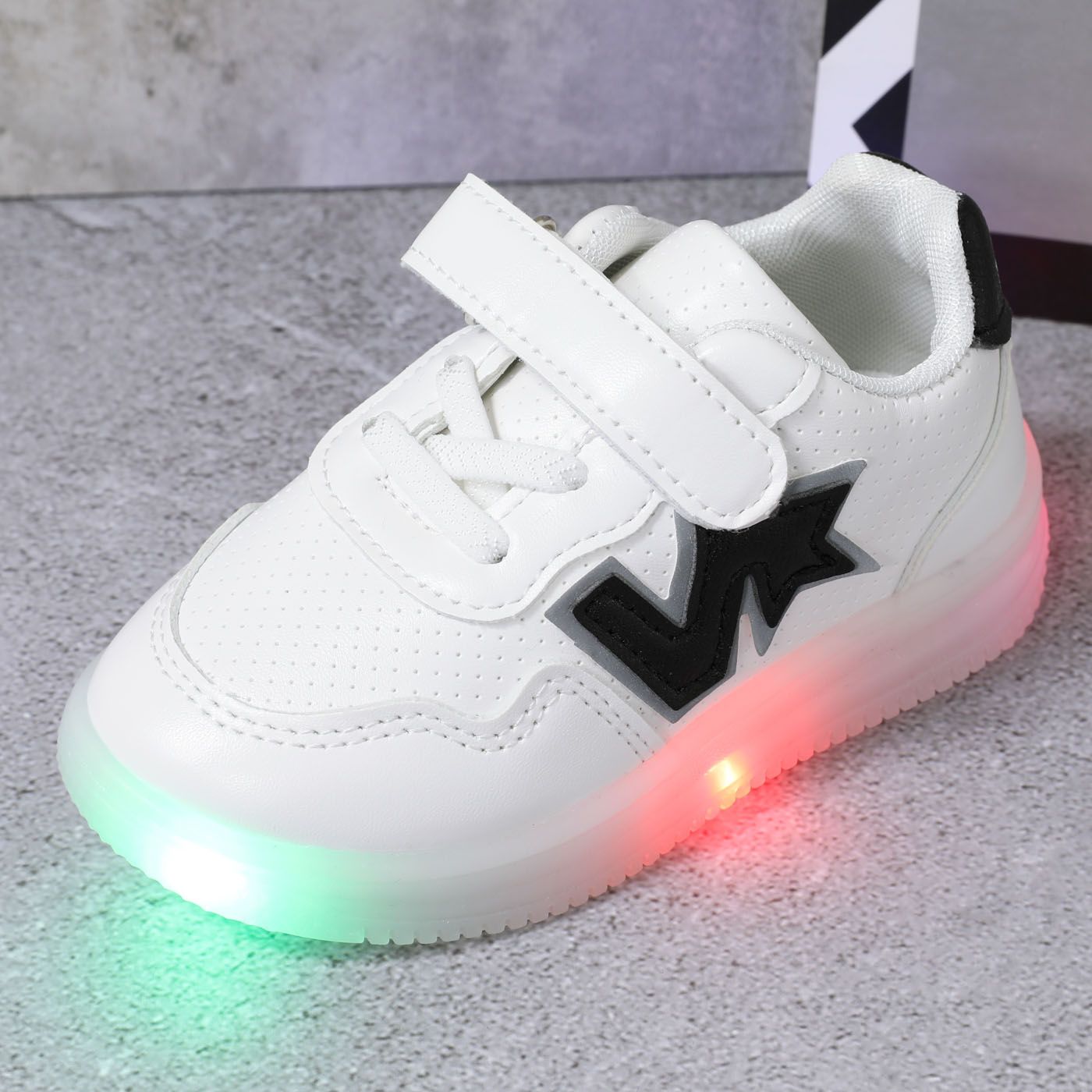 

Toddler / Kid Geometric Graphic Velcro Strap LED Sneakers