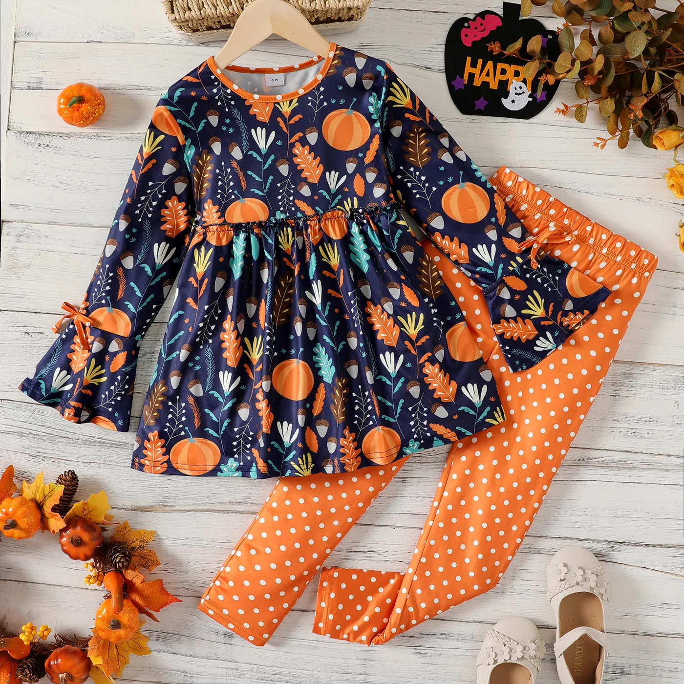 

2pcs Kid Girl Halloween Pumpkin Print Bowknot Design Long Bell sleeves Tee and Polka dots Leggings Set