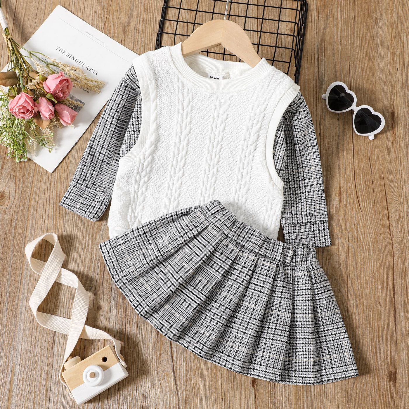 

2pcs Toddler Girl Faux-two Plaid Textured Sweater and Pleated Skirt Set