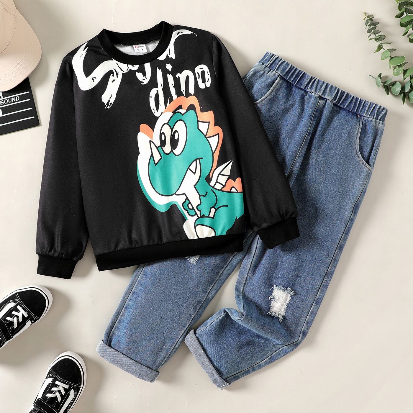 

2pcs Kid Boy Letter Dinosaur Print Sweatshirt and Blue Ripped Denim Jeans Set