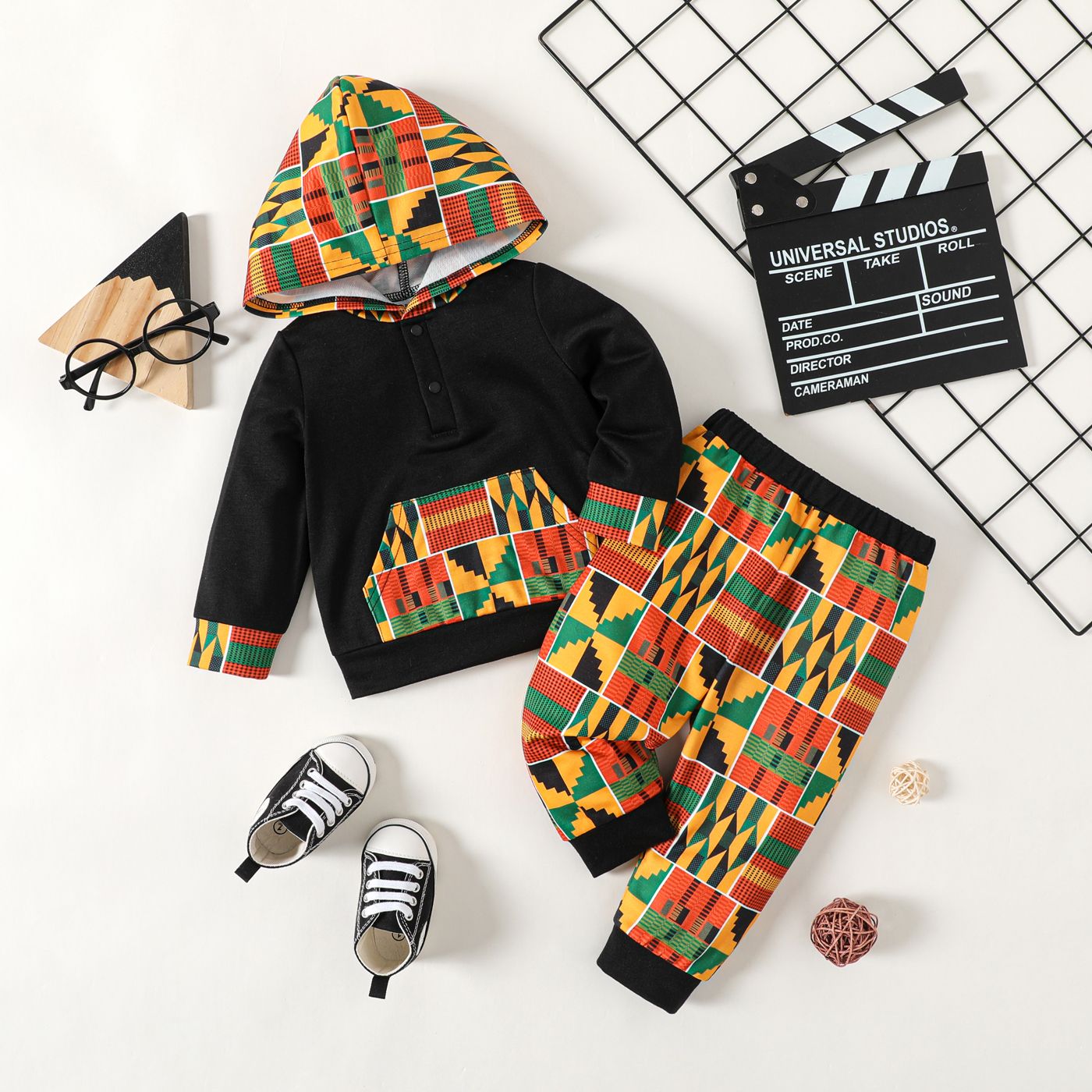 

2pcs Baby Boy Geo Print Hooded Long-sleeve Hoodie and Sweatpants Set