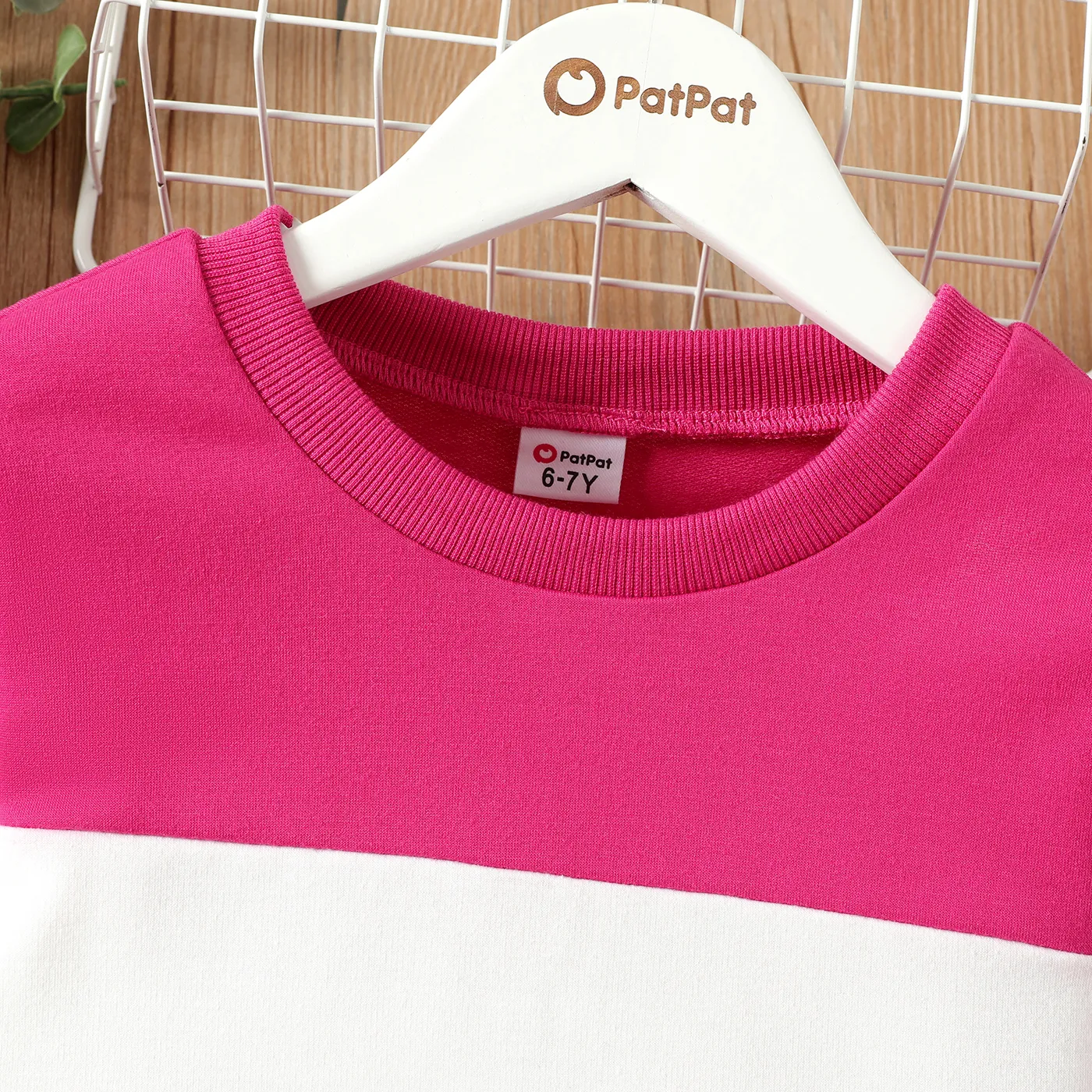 2pcs Kid Girl Letter Print Colorblock Sweatshirt and Elasticized Pants Set  image 2