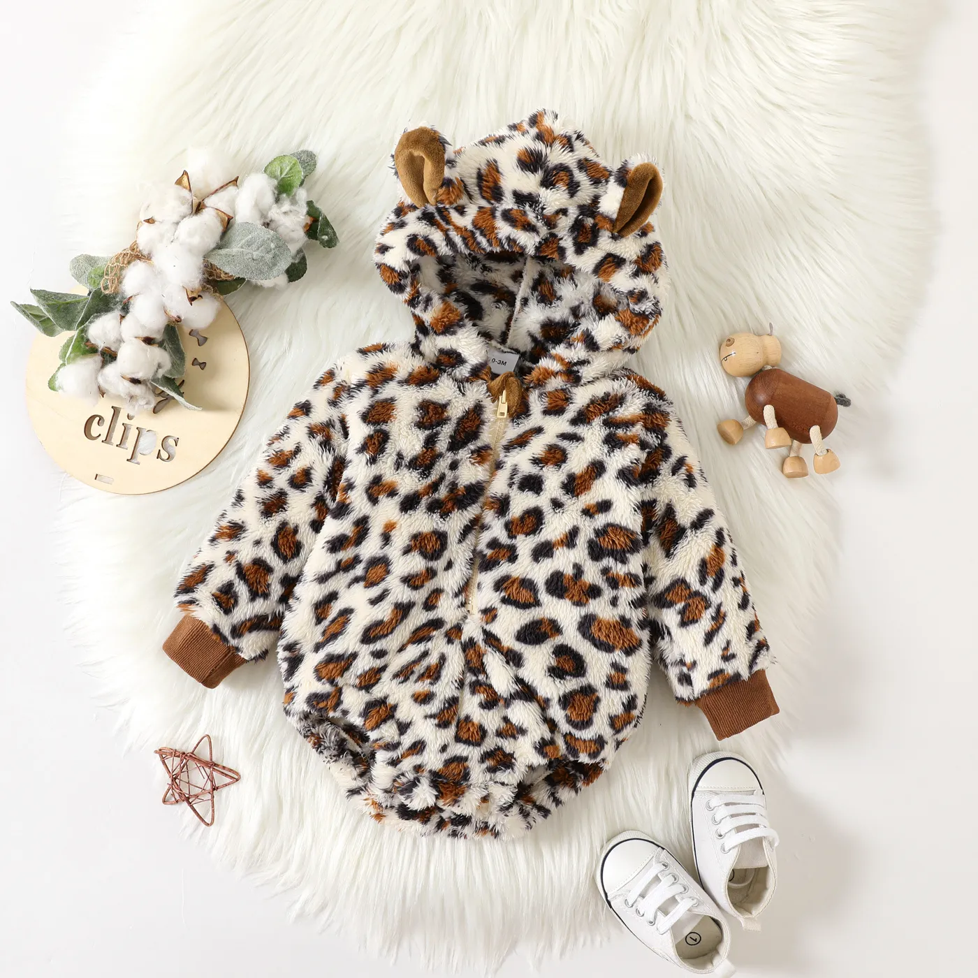 

Baby Girl Allover Leopard Thermal Fuzzy Hooded Long-sleeve Zipper Romper