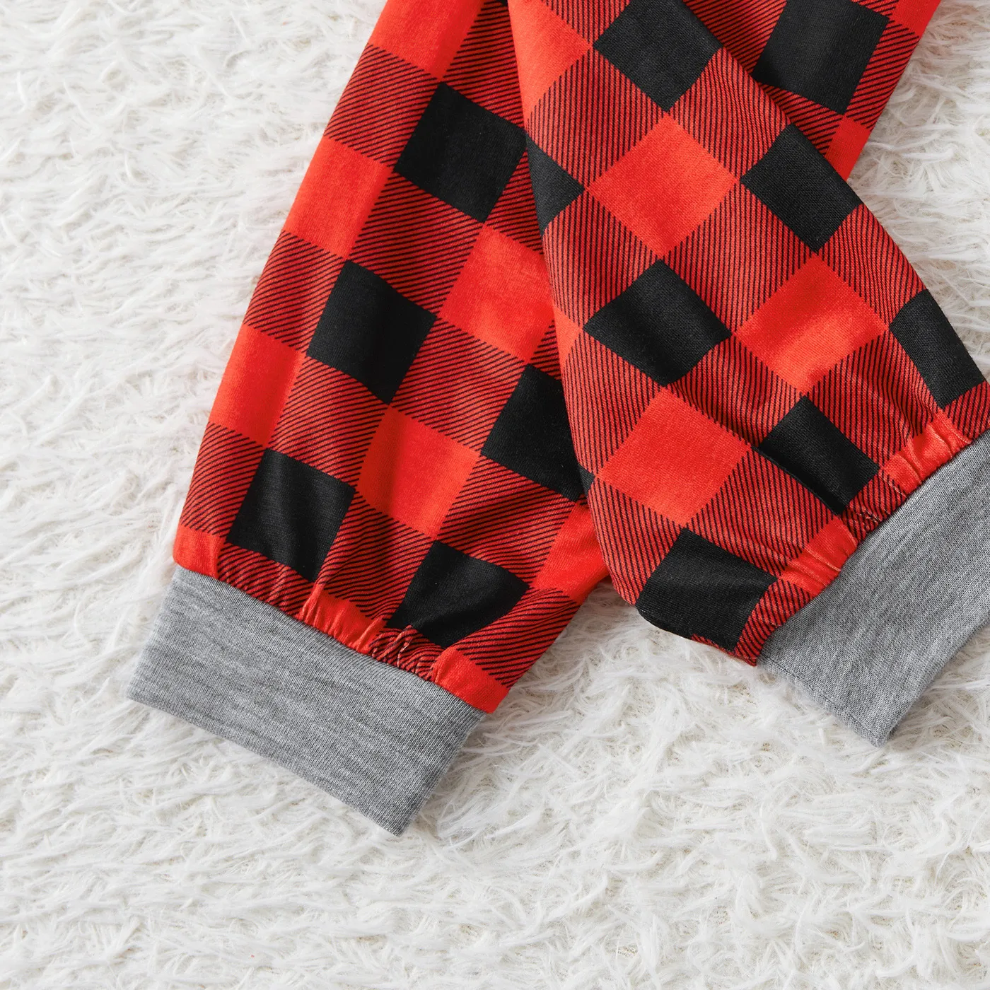 Christmas Family Matching Santa & Letter Print Short-sleeve Red Plaid Pajamas Sets (Flame Resistant)  image 6