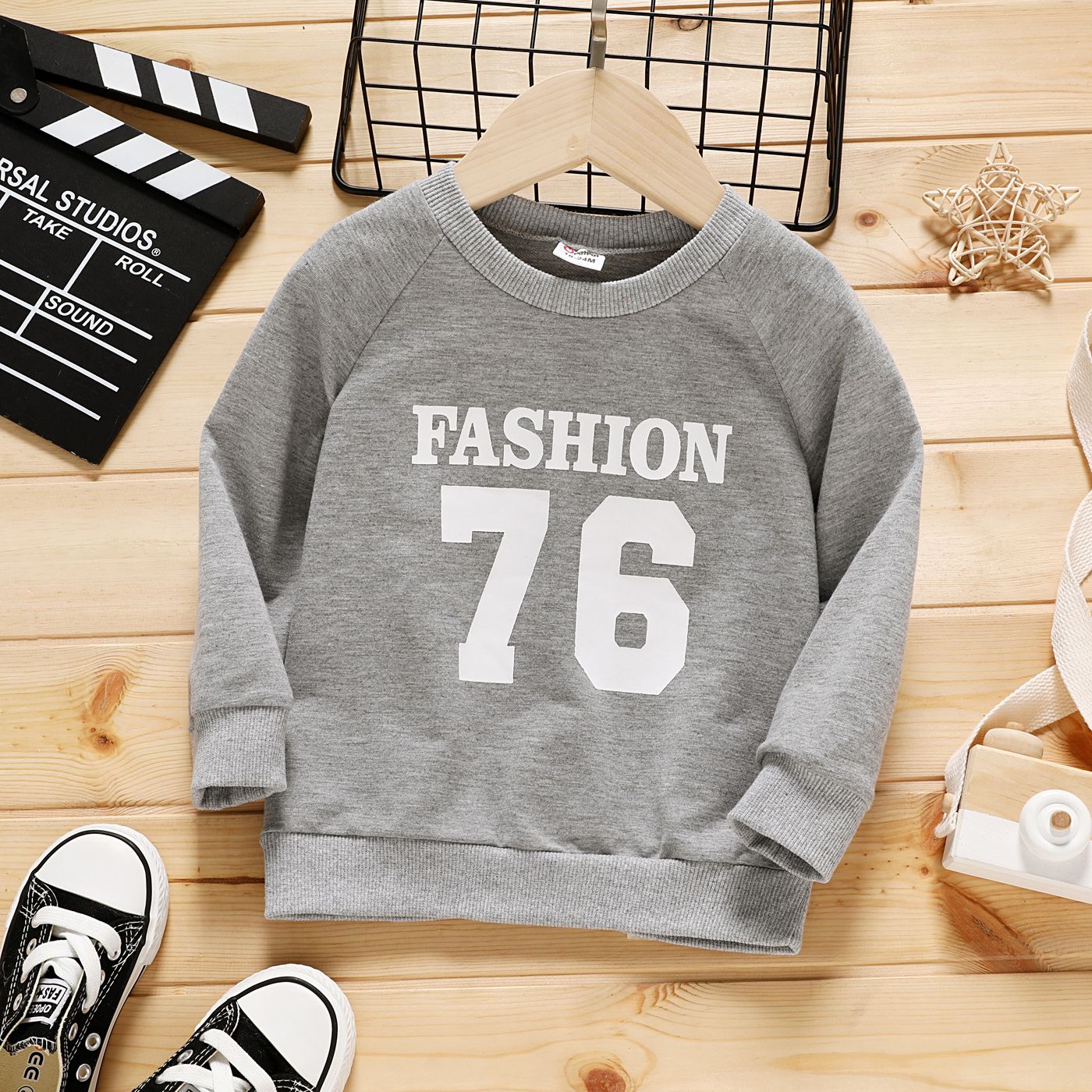 

Toddler Boy Letter Print Raglan Sleeve Pullover Sweatshirt