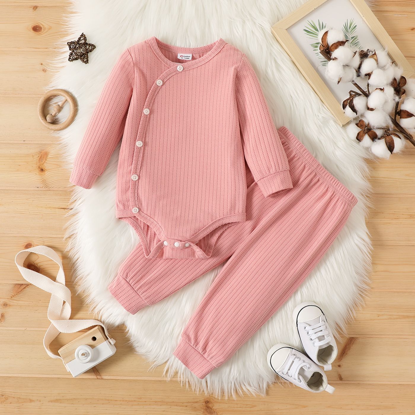 

2pcs Baby Boy/Girl Solid Textured Long-sleeve Button Romper and Pants Set