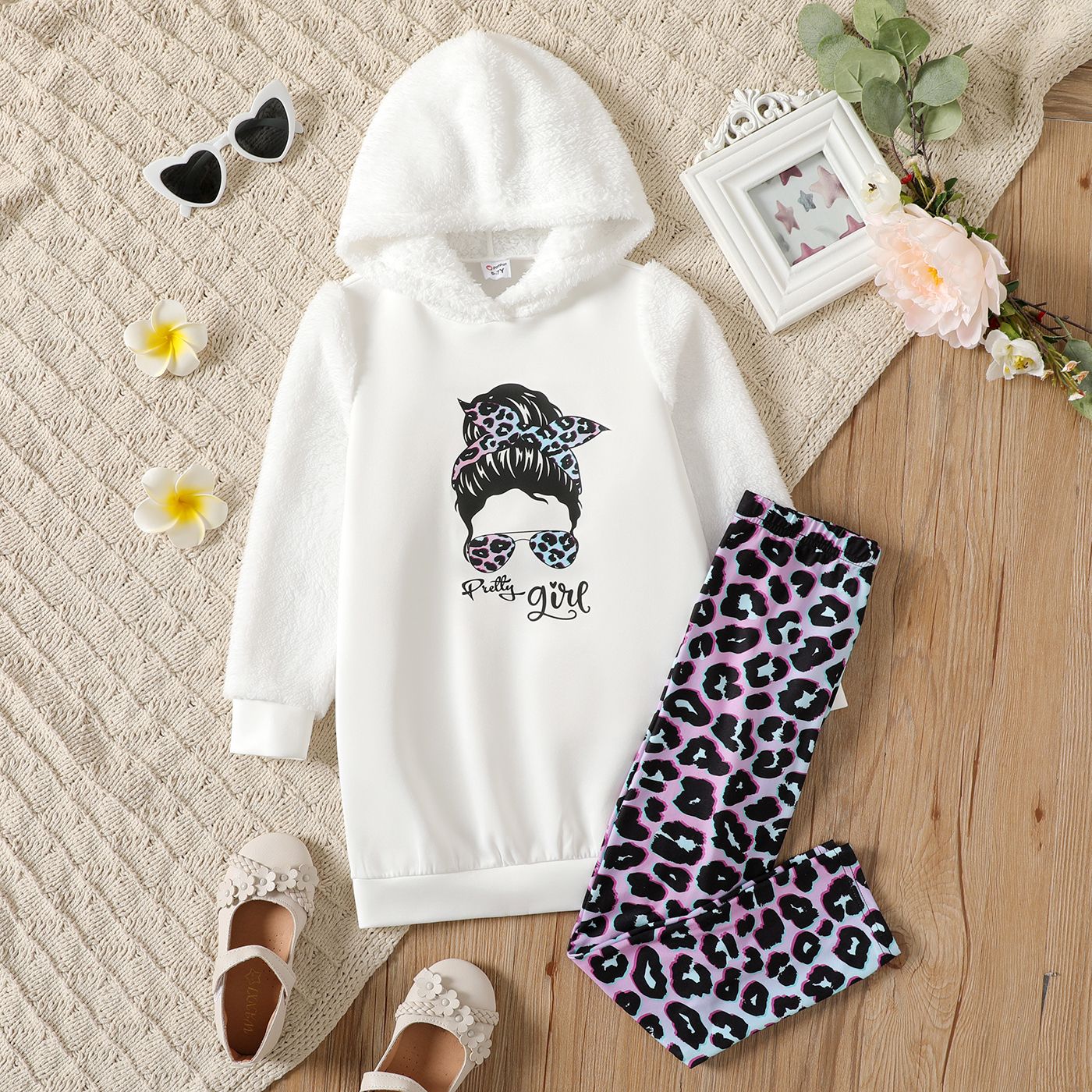 2pcs Kid Girl Character Print Fleece Splice Goodie Sweatshirt and Leopard Print Leggings Set