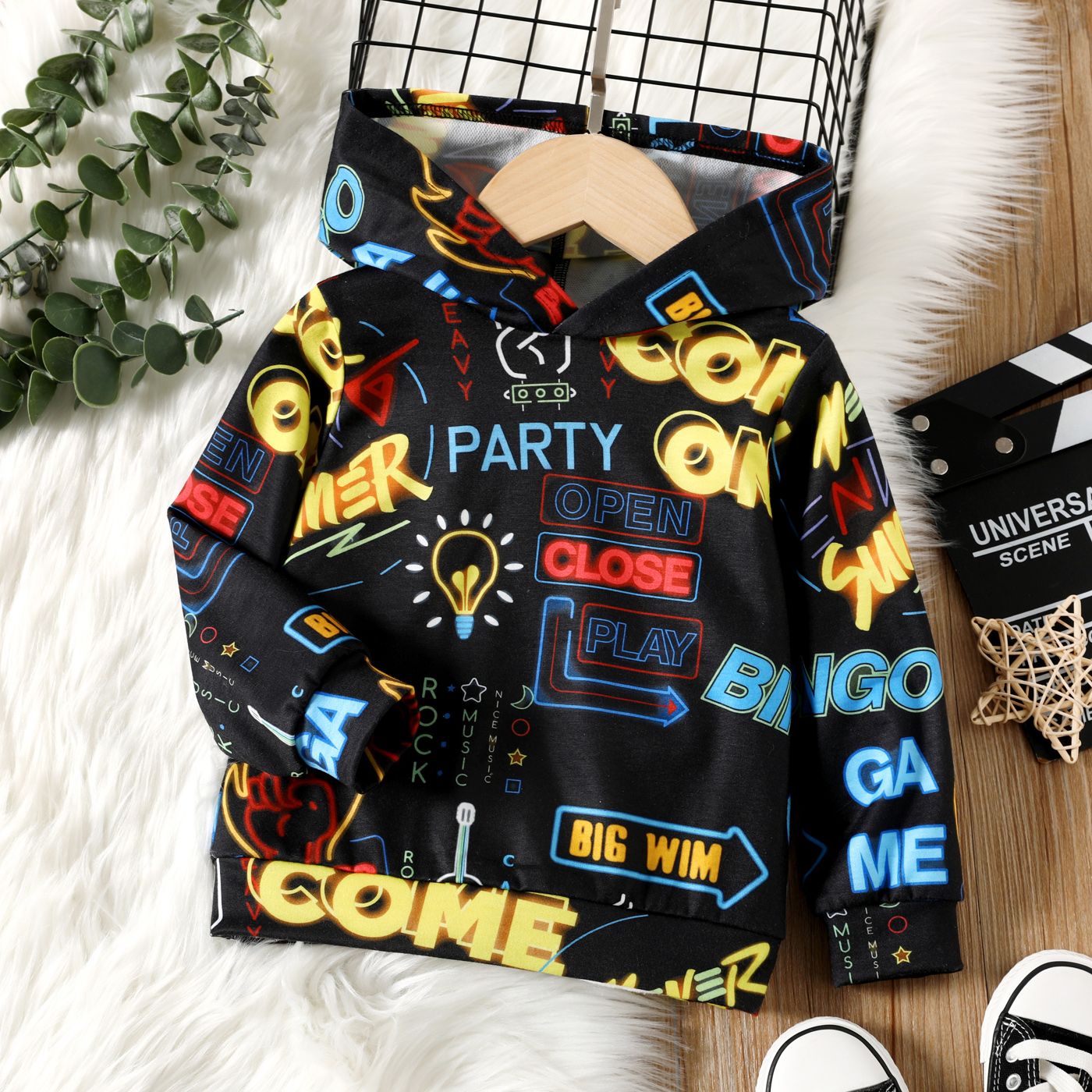 

Toddler Boy Letter Allover Print Hoodie Sweatshirt